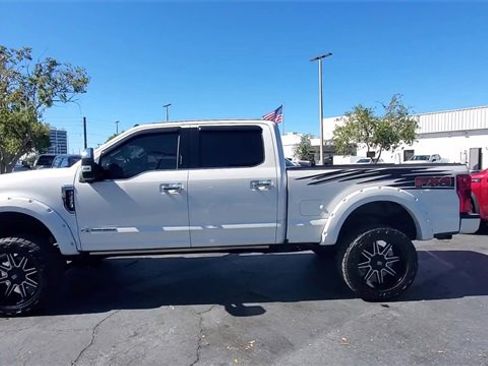 Used 2019 Ford F250 Platinum w/ Platinum Ultimate Package image 5