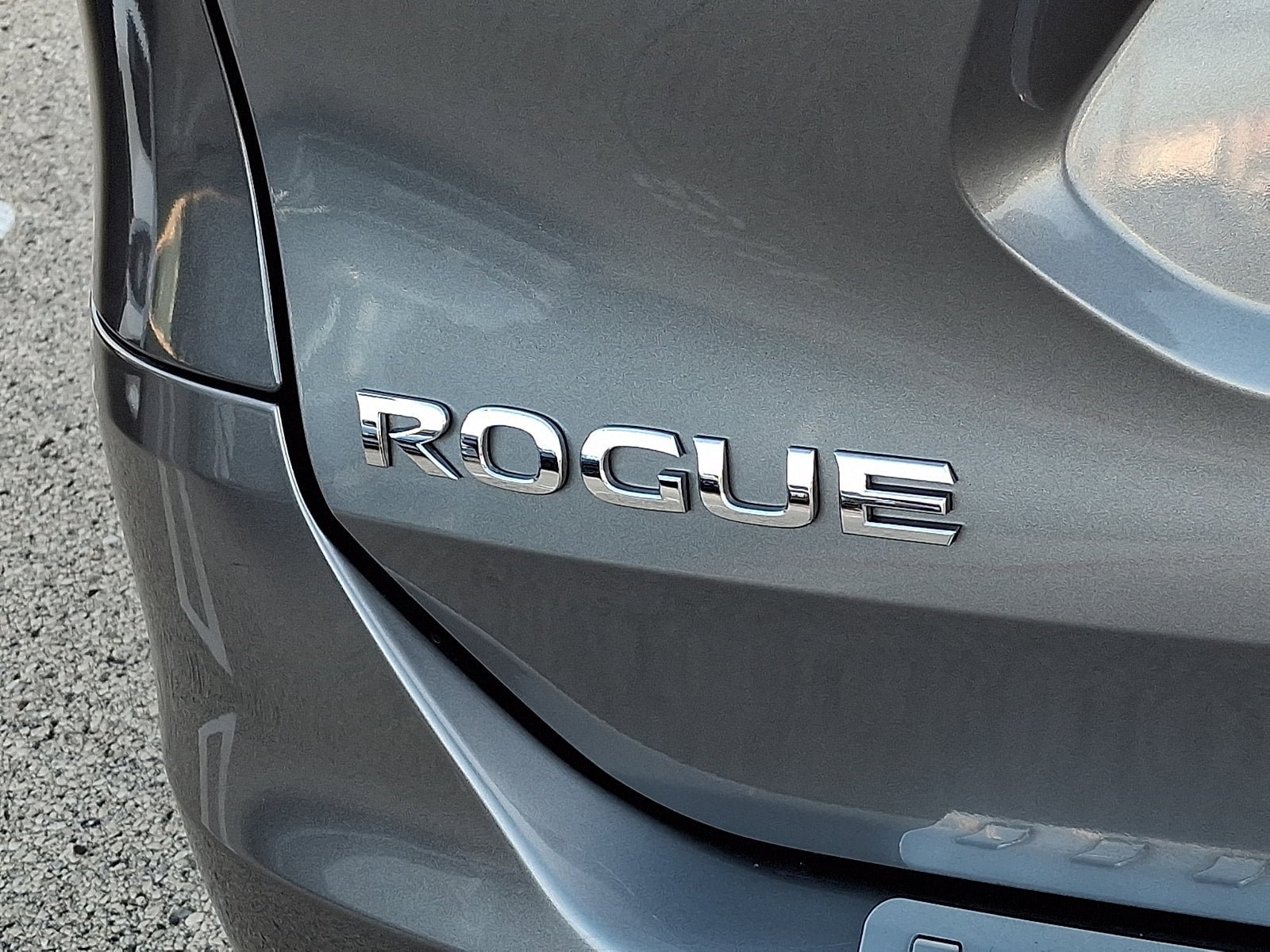 Used 2014 Nissan Rogue SL w/ SL Premium Package AWD/4WD image 30