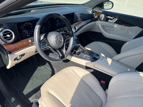 Used 2022 Mercedes-Benz E 350 4MATIC Sedan image 6