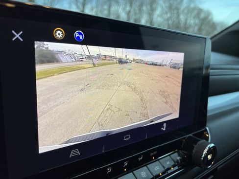 Used 2023 Chevrolet Colorado LT w/ LT Convenience Package image 15