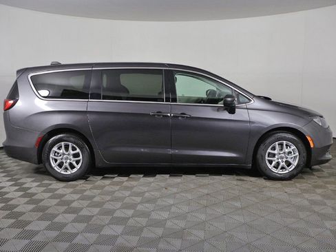 Used 2023 Chrysler Voyager LX image 16