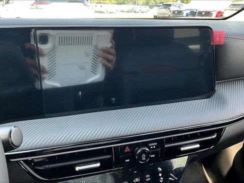 New 2025 Nissan Kicks SR image 13