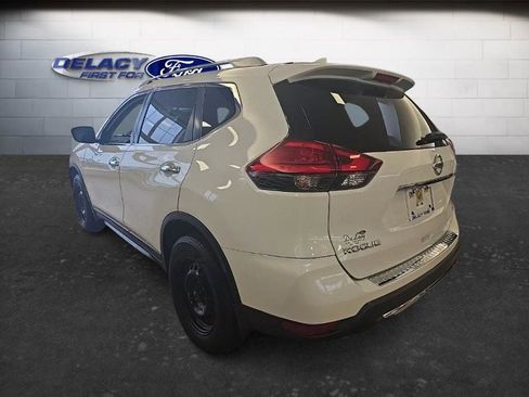 Used 2017 Nissan Rogue S w/ S Appearance Package image 4