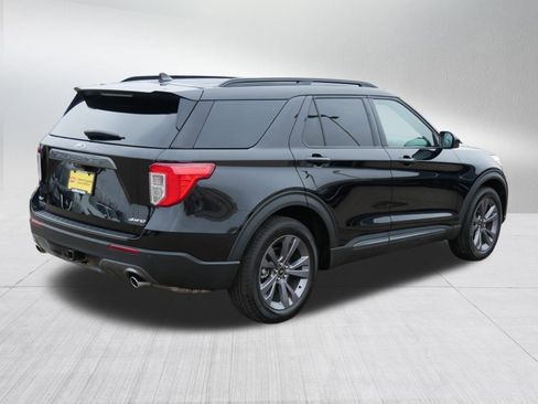 Certified 2024 Ford Explorer XLT w/ Equipment Group 202A image 7