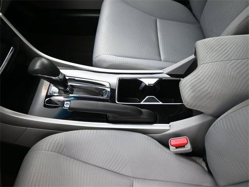 Used 2016 Honda Accord LX image 14