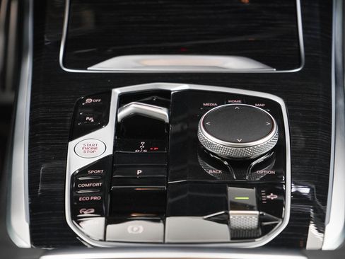 Used 2025 BMW X5 M60i AWD/4WD image 21