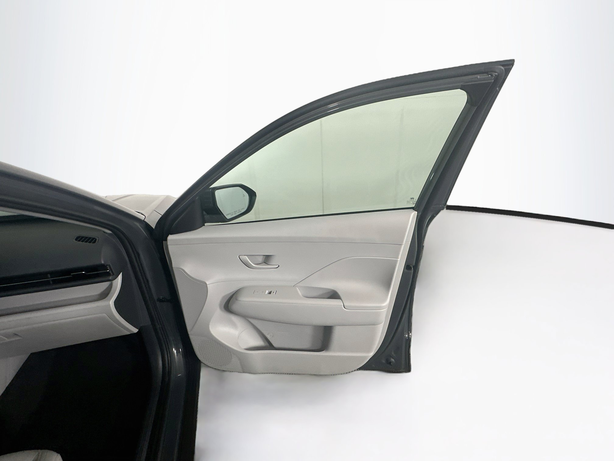 Used 2025 Hyundai Kona SEL FWD image 30