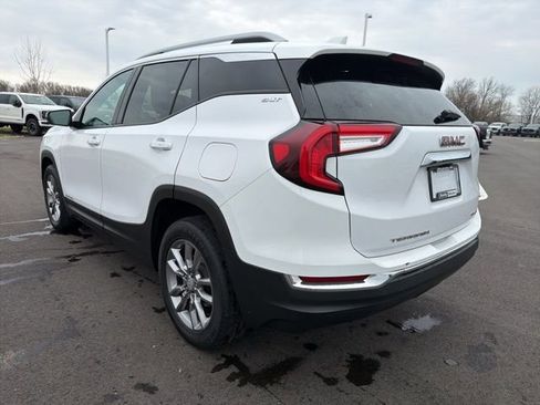 Used 2022 GMC Terrain SLT image 13