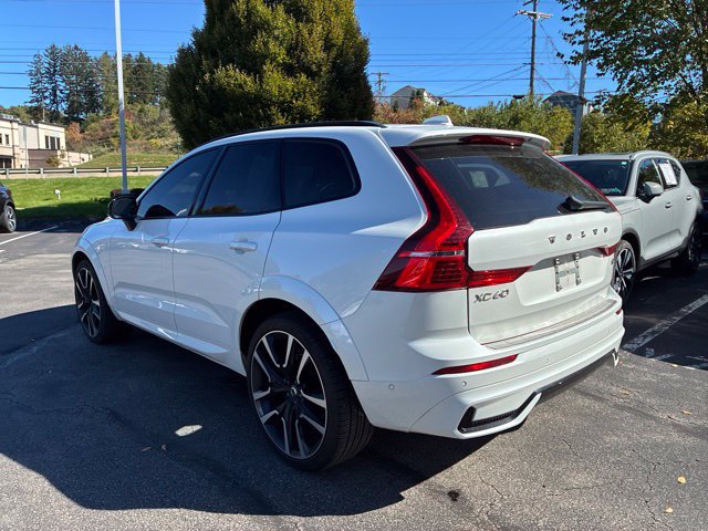 Used 2024 Volvo XC60 B5 Ultimate w/ Protection Package Premier AWD/4WD image 3
