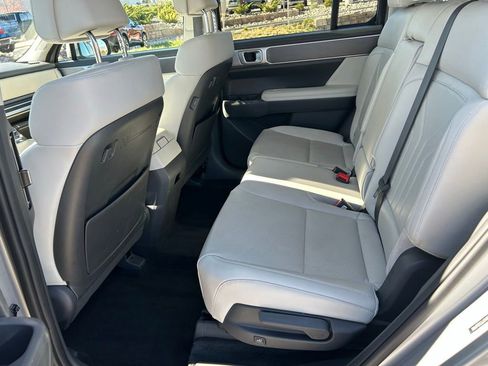 Used 2025 Hyundai Santa Fe SEL AWD/4WD image 25
