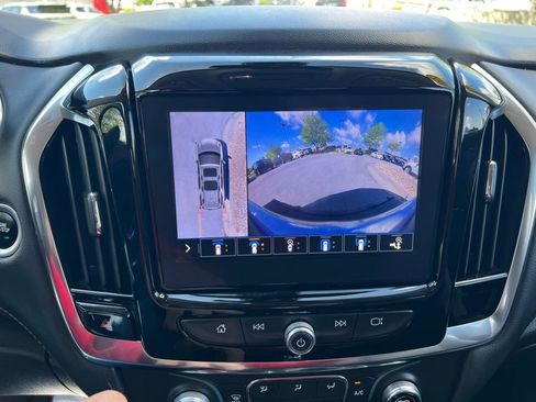 Used 2021 Chevrolet Traverse LT w/ LT Premium Package AWD/4WD image 40