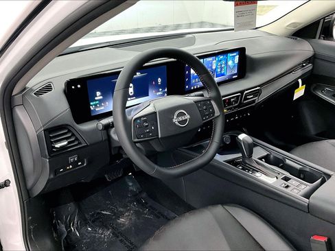 New 2026 Nissan Sentra SR w/ SR Premium Package FWD image 7