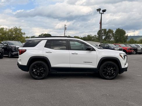 Used 2026 GMC Terrain Elevation w/ Elevation Premium Package AWD/4WD image 4