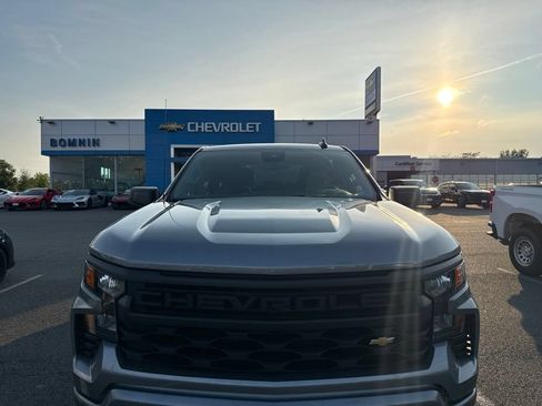 Used 2025 Chevrolet Silverado 1500 Custom RWD image 4