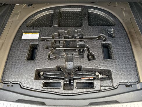 Used 2019 Toyota Avalon XLE image 35