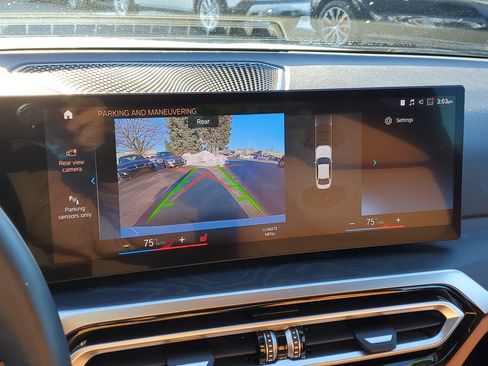 Certified 2023 BMW 330i xDrive Sedan w/ Convenience Package image 17