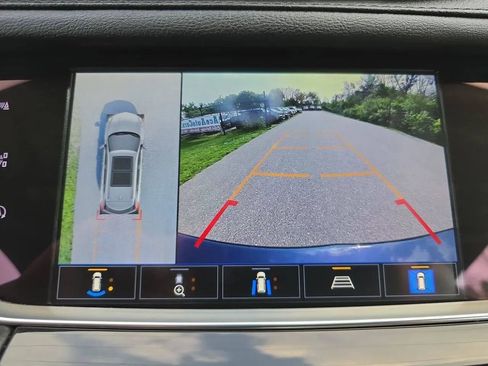 Used 2024 Cadillac XT5 Sportv w/ Technology Package AWD/4WD image 17