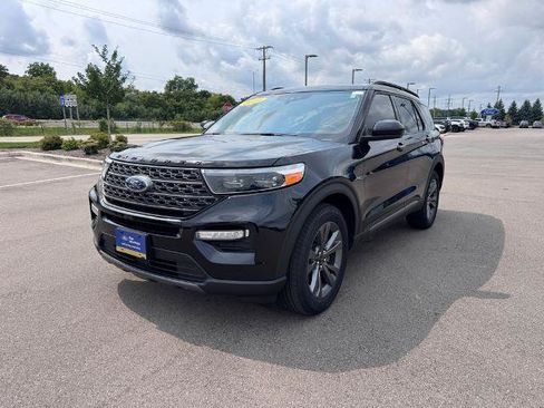 Certified 2023 Ford Explorer XLT w/ Equipment Group 202A AWD/4WD image 3