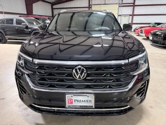 Used 2024 Volkswagen Atlas Cross Sport SEL R-Line AWD/4WD image 7
