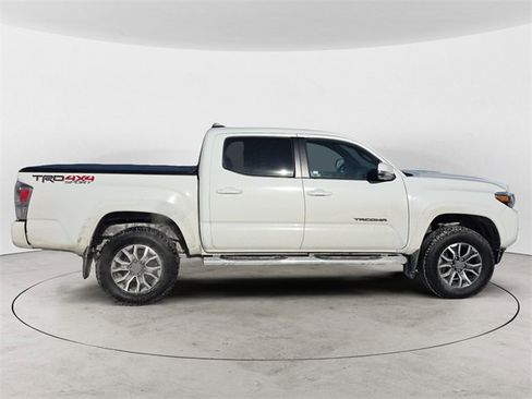 Used 2021 Toyota Tacoma TRD Sport w/ Technology Package image 6