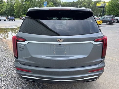 Used 2022 Cadillac XT6 Premium Luxury image 6