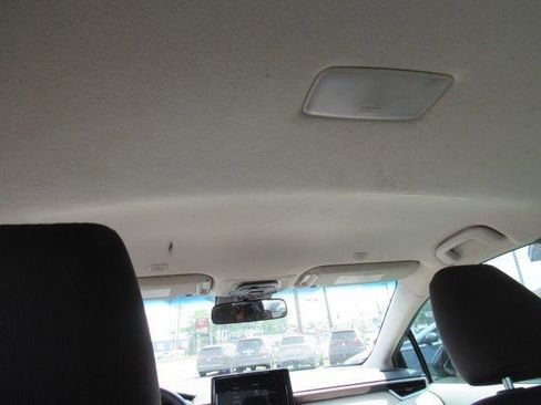 Used 2025 Toyota Corolla LE FWD image 21