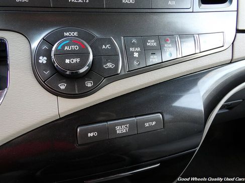 Used 2014 Toyota Sienna LE FWD image 20