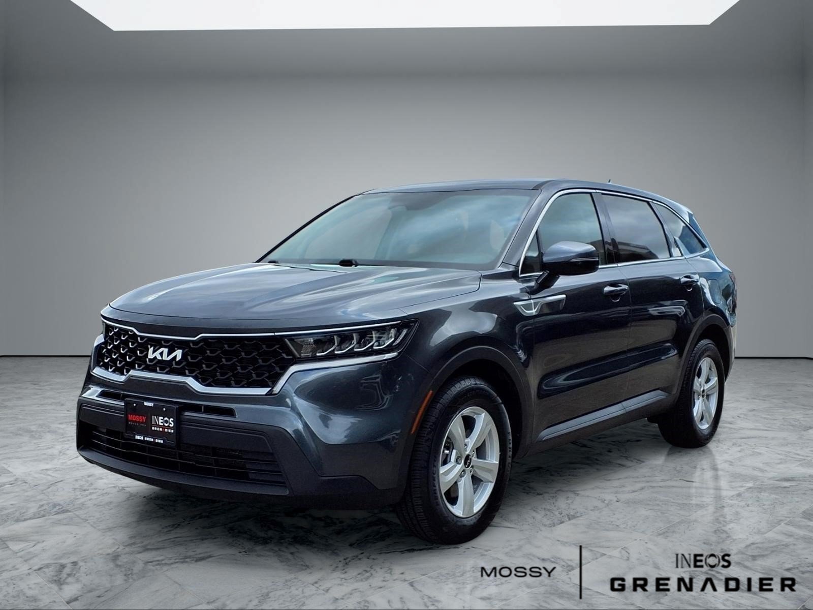 Used 2022 Kia Sorento LX FWD image 4