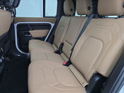 New 2026 Land Rover Defender 110 X-Dynamic SE image 13