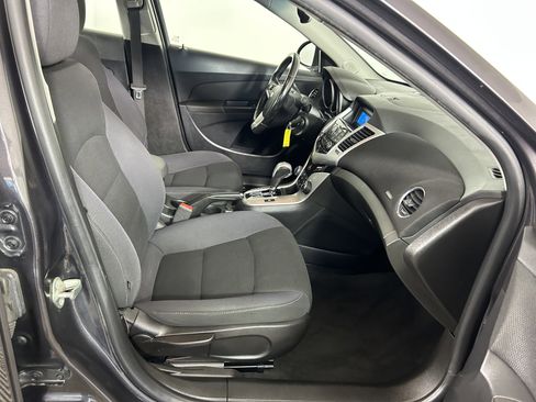 Used 2014 Chevrolet Cruze LT image 24