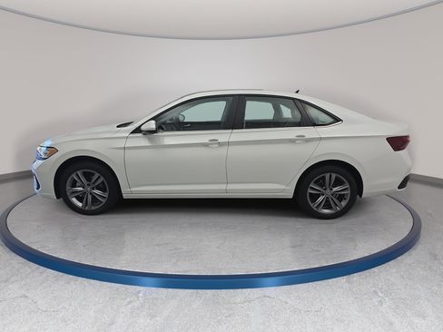 Certified 2023 Volkswagen Jetta SE FWD image 8
