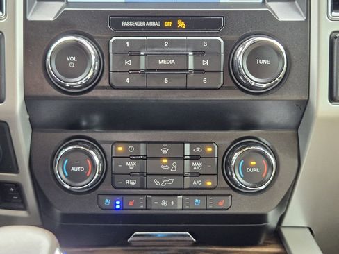 Used 2020 Ford F150 Lariat AWD/4WD image 17