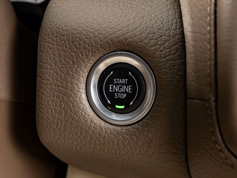 Used 2023 GMC Yukon Denali w/ Denali Reserve Package image 19