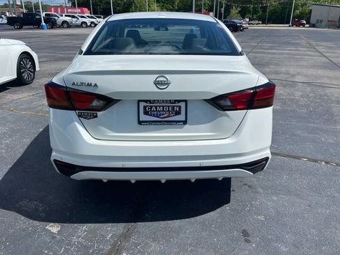 Used 2025 Nissan Altima 2.5 SV FWD image 6