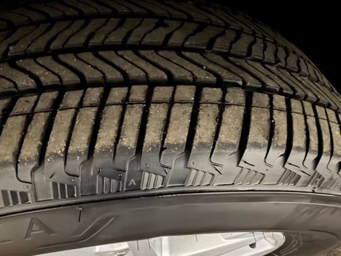 Used 2023 Chevrolet Equinox LT image 11