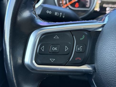 Used 2022 Jeep Wrangler Unlimited Sahara AWD/4WD image 21