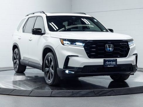 Used 2025 Honda Pilot Black Edition image 4