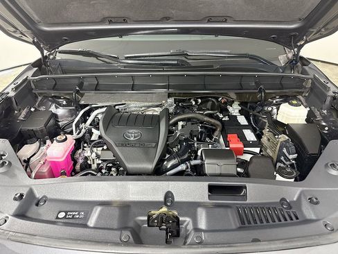 Used 2023 Toyota Highlander XSE AWD/4WD image 32