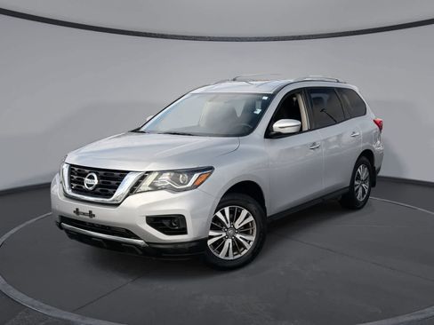 Used 2020 Nissan Pathfinder S image 1