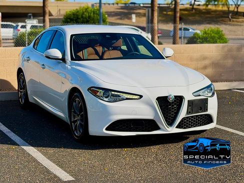 Used 2020 Alfa Romeo Giulia AWD w/ Cold Weather Package image 3