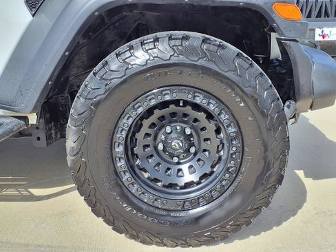 Used 2023 Jeep Wrangler Unlimited Sport AWD/4WD image 10