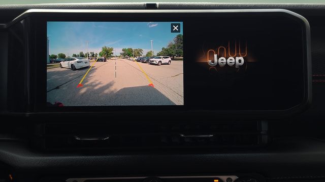 Used 2024 Jeep Wrangler Unlimited Rubicon w/ Convenience Group AWD/4WD image 28