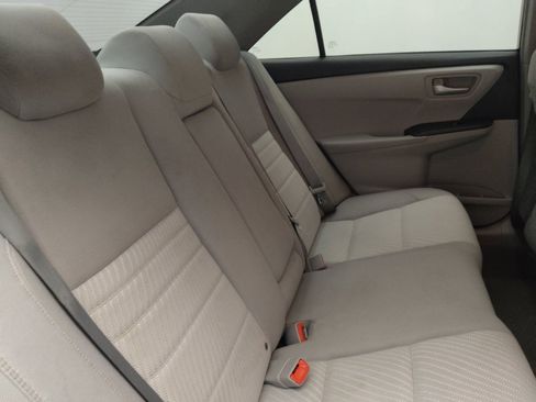 Used 2015 Toyota Camry LE FWD image 19