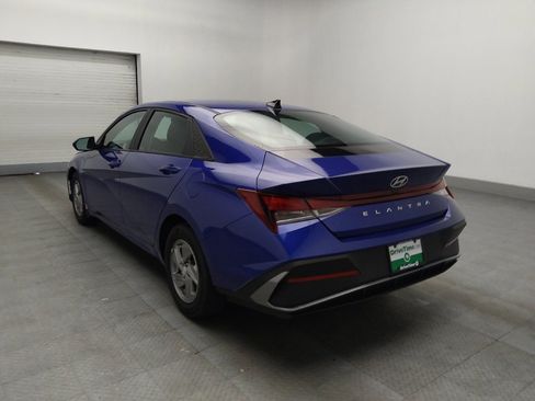 Used 2024 Hyundai Elantra SE FWD image 5