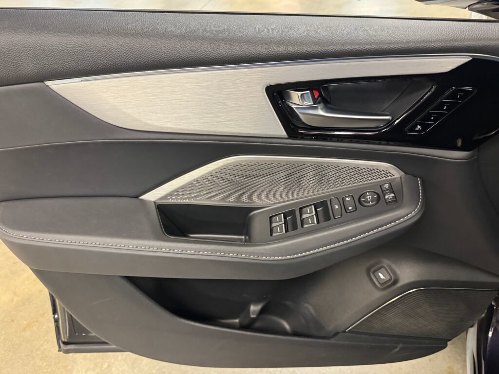 Certified 2024 Acura MDX w/ Technology Package AWD/4WD image 30