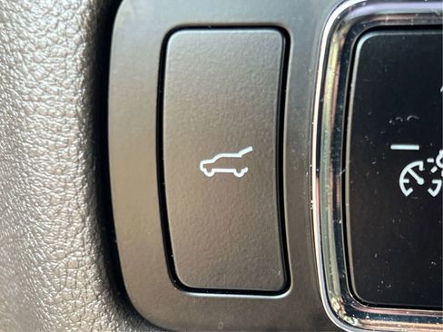 Used 2023 Lincoln Corsair FWD w/ Equipment Group 101A image 35