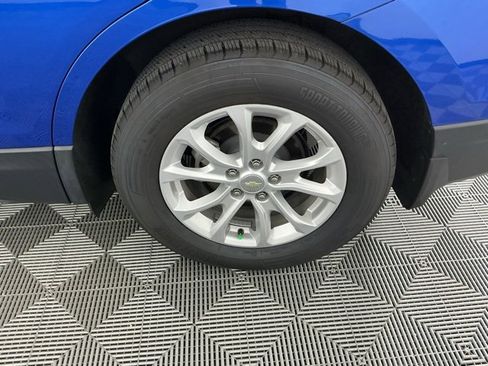 Used 2019 Chevrolet Equinox LT w/ Sun & Navigation Package image 17