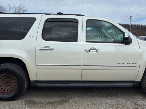 Used 2014 Chevrolet Suburban LTZ image 6
