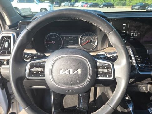 Used 2023 Kia Sorento EX w/ Panoramic Sunroof Package FWD image 16