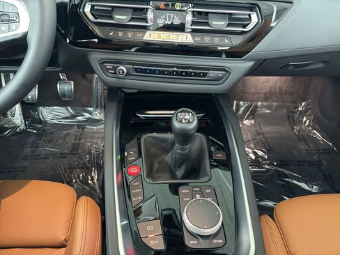 Used 2025 BMW Z4 M40i w/ Edition RWD image 16